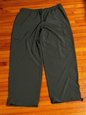 PINK Victoria's Secret Wide Leg Cargo Pants in Dark Green